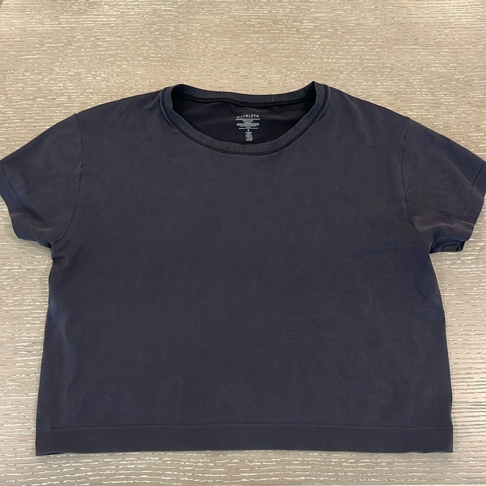 Women's Athleta 6 gray/black oversized cropped short sleeve tee
